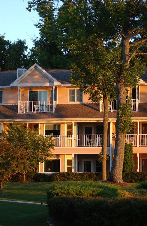 Westwood Shores Waterfront Resort Стерджен-Бей Экстерьер фото