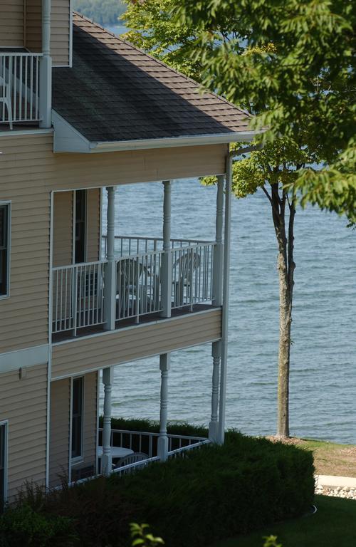 Westwood Shores Waterfront Resort Стерджен-Бей Экстерьер фото