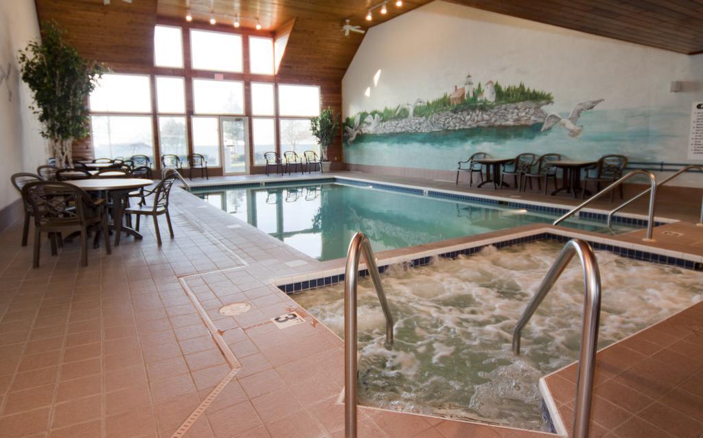 Westwood Shores Waterfront Resort Стерджен-Бей Экстерьер фото