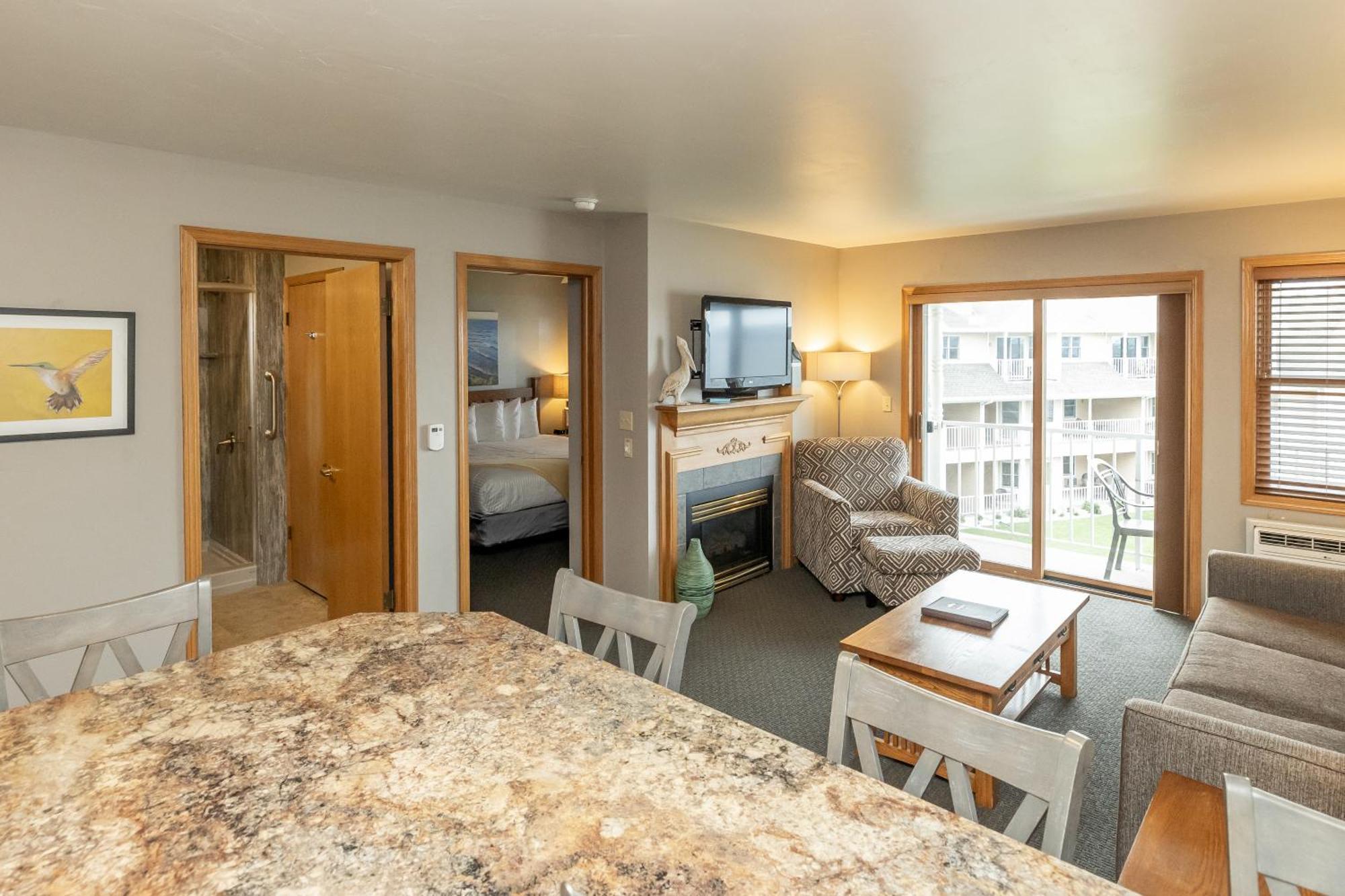 Westwood Shores Waterfront Resort Стерджен-Бей Экстерьер фото
