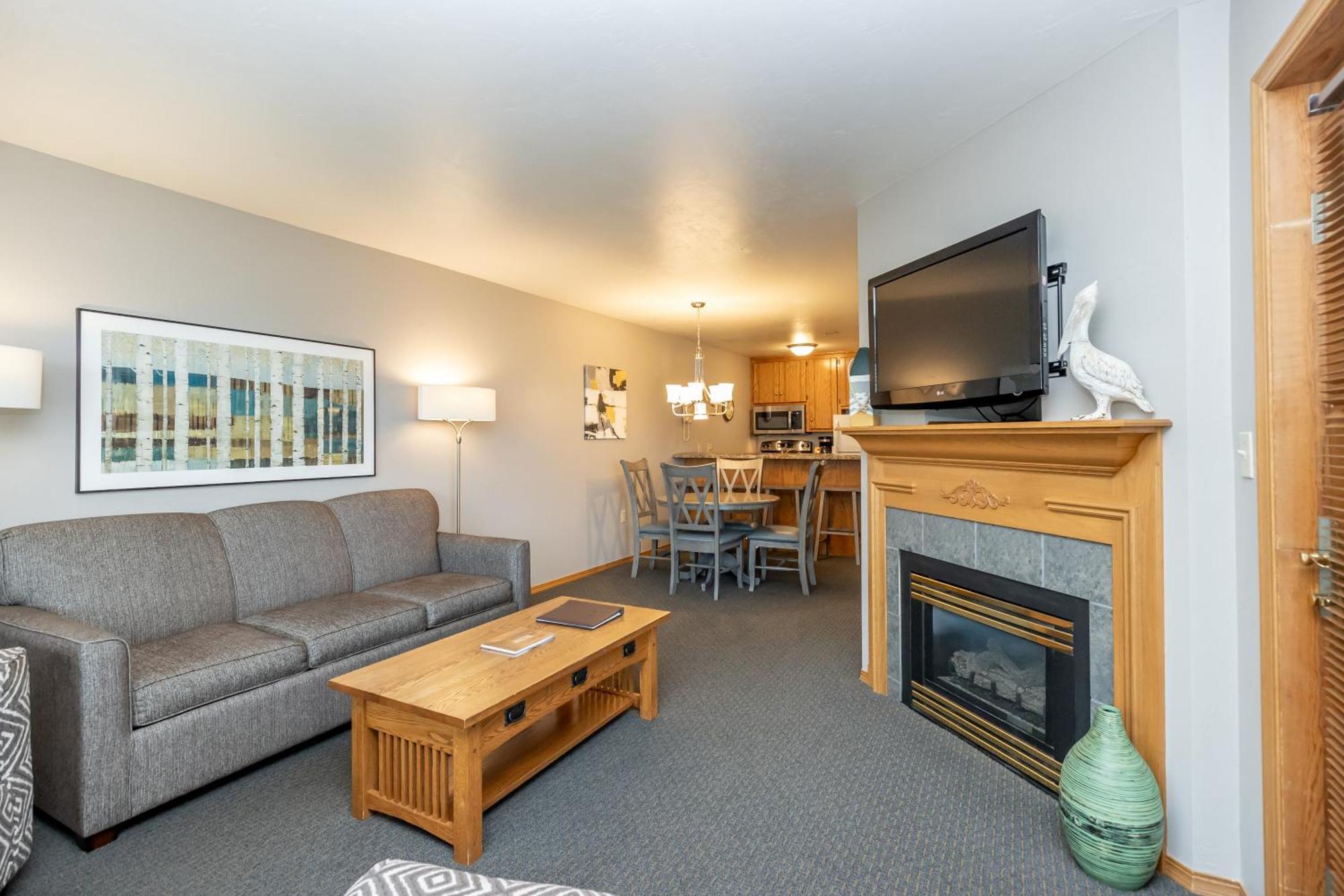 Westwood Shores Waterfront Resort Стерджен-Бей Экстерьер фото
