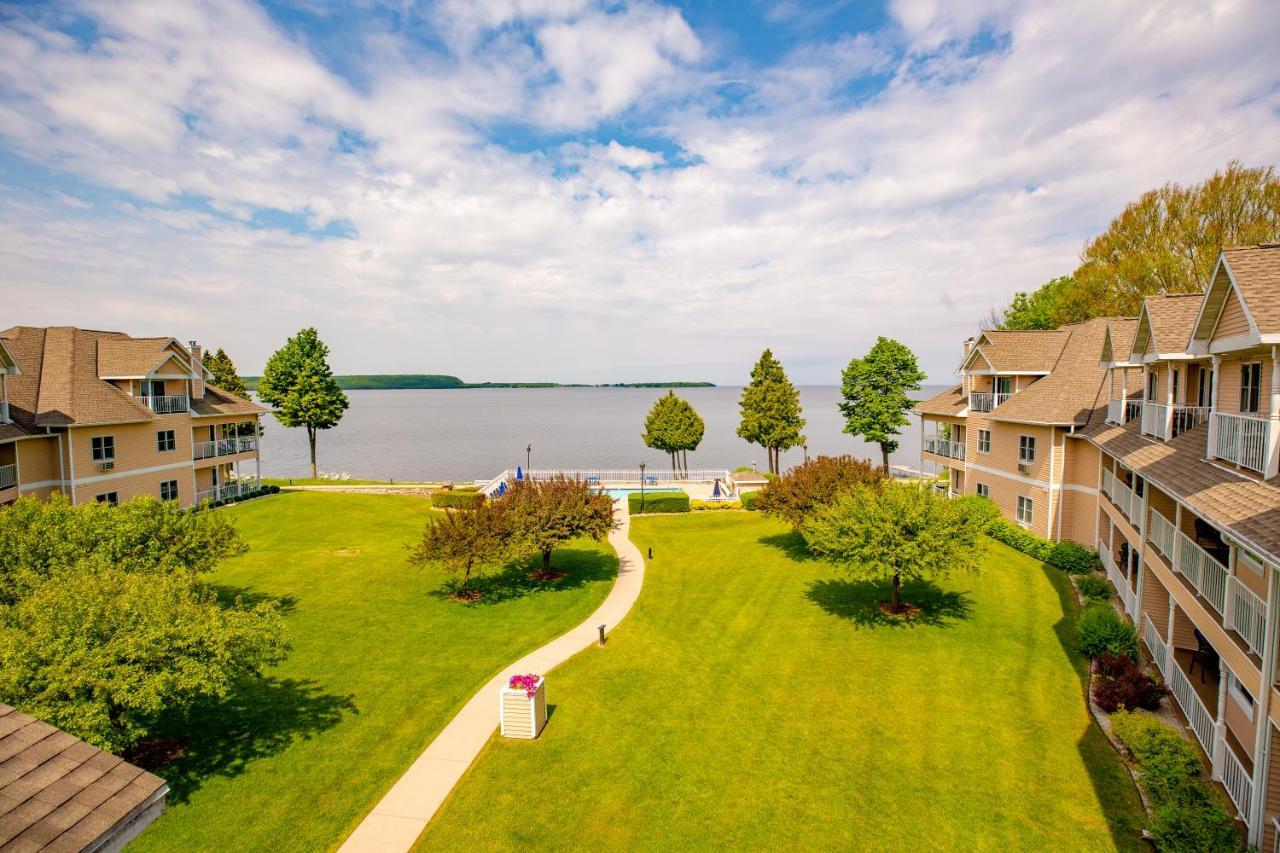 Westwood Shores Waterfront Resort Стерджен-Бей Экстерьер фото